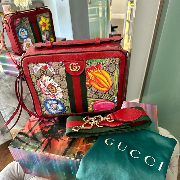 Gucci Handbags - GUCCI Flora Ophidia Crossbody Bad